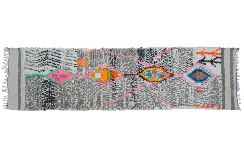 Grand tapis berbère de couloir à motifs colorés coloré en laine Azilal à motifs