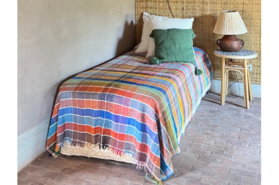 Vintage berber blanket handmade in Morocco.227 x 178cm.
