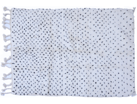 Beni Ouarain berber carpet medium size in white wool and black dots