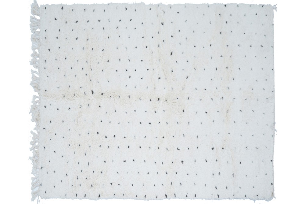 Petit tapis berbère carré Béni Ouarain - Avec pois noirs sur fond blanc