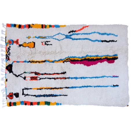 Grand tapis berbère Azilal en laine blanche avec lignes bleu vert rouge abstraites