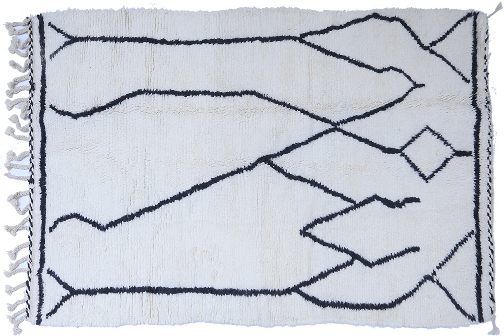 Large Beni Ouarain Berber rug with abstract black lines 250 x 150 in wool