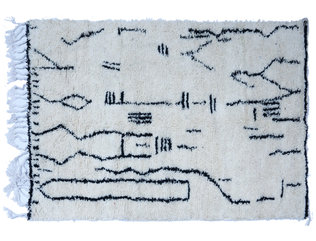 Tapis berbère Béni Ouarain blanc avec des dessin primitifs