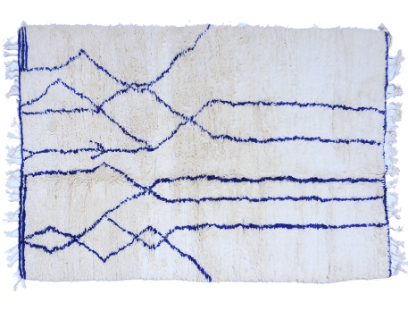 Tapis berbère Azilal blanc avec des traits bleus