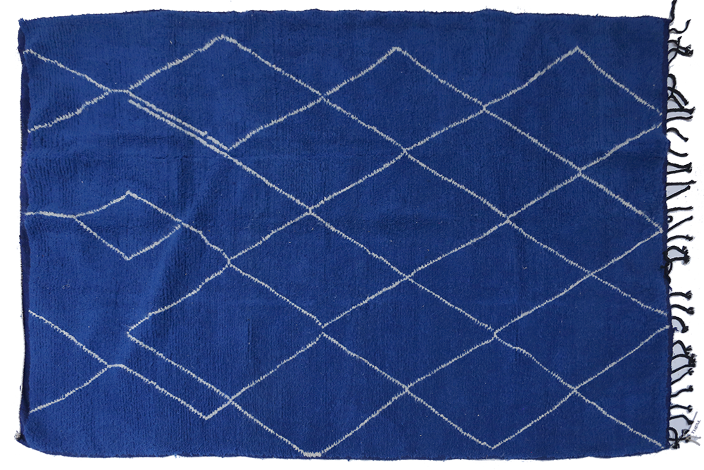 Grand tapis berbère Azilal moderne bleu avec losanges en blanc 