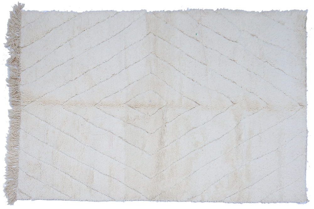 Large plain white Beni Ouarain Berber carpet with engraved motifs