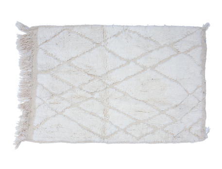 Small plain white Beni Ouarain Berber carpet with engraved motifs