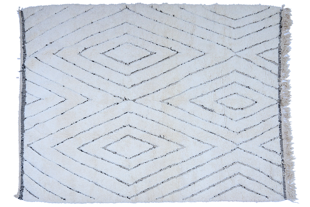 Très grand tapis berbère Béni Ouarain blanc avec losanges gravés en noir