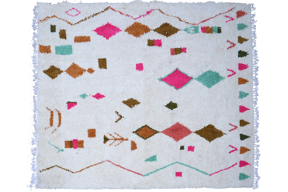 Très grand tapis berbère Azilal carré blanc avec motif roses terracotta marron vert