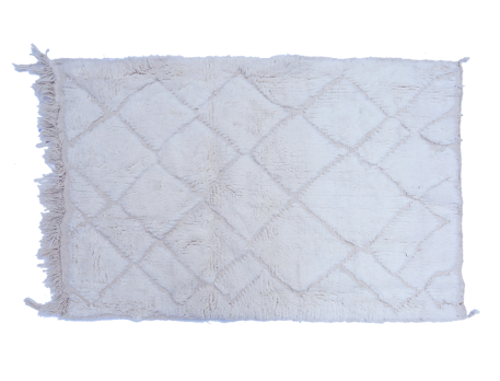 Small Plain white Beni Ouarain Berber carpet with engraved motifs