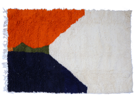 Grand tapis berbère Azilal moderne blanc terracotta bleu marine et vert marron orange