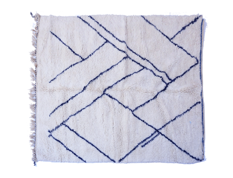 Large square white Berber carpet Béni Ouarain with blue lines 