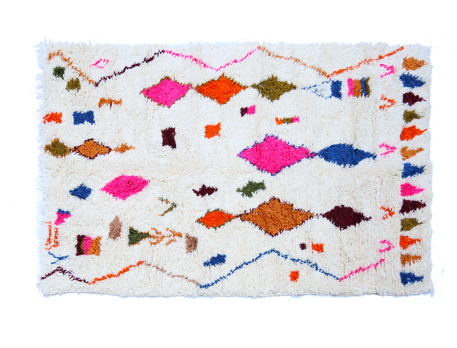 White Azilal Berber carpet with lozenges and zigzags coloured in pink green blue terracotta brown