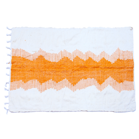 Grand tapis berbère Kilim en laine blanc avec un motif en longueur orange terracotta au milieu