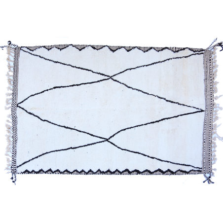 Very large white Beni Ouarain Berber carpet with large rhombus in black and engraved sides