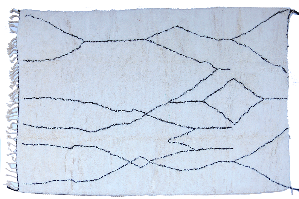 Très grand tapis berbère Béni Ouarain blanc avec motifs primitifs en noir