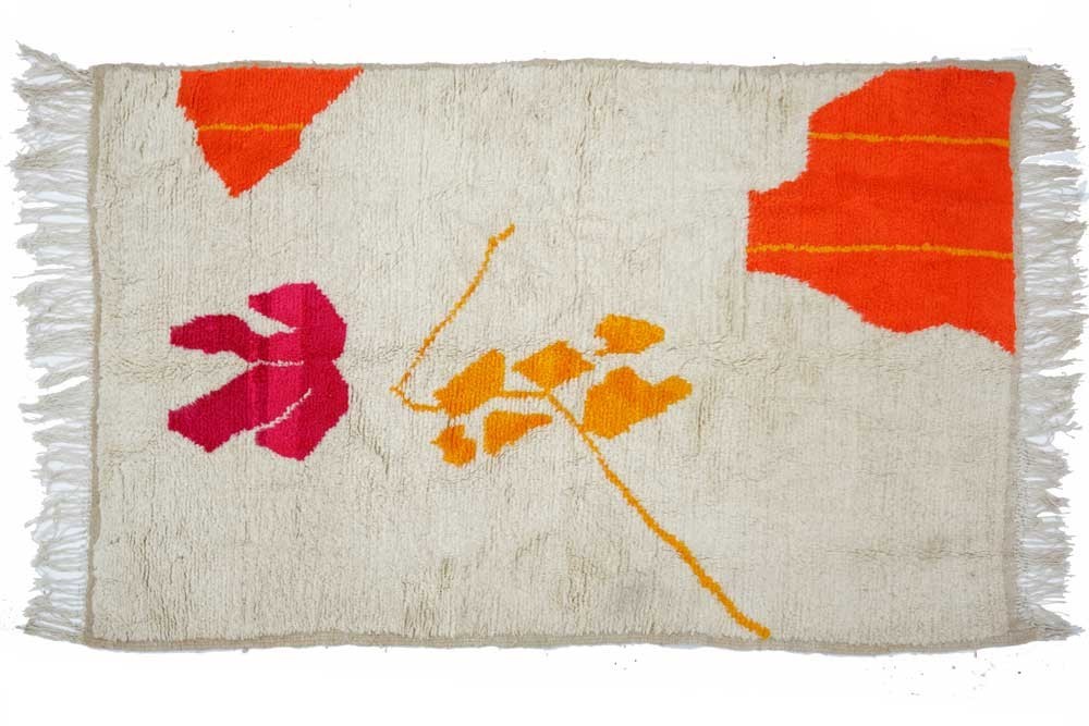 Grand tapis berbère fleuri orange rouge jaune en laine Azilal