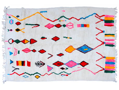 Sehr großer Berberteppich Azilal, weiß mit Motiven grün orange gelb blau und rosa