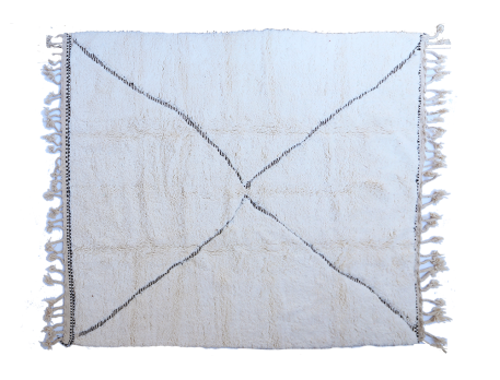 Très grand tapis berbère Béni Ouarain blanc avec une croix noire gravée