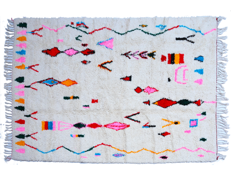 Très grand tapis berbère Azilal blanc avec des motifs en rose rouge vert jaune orange et bleu