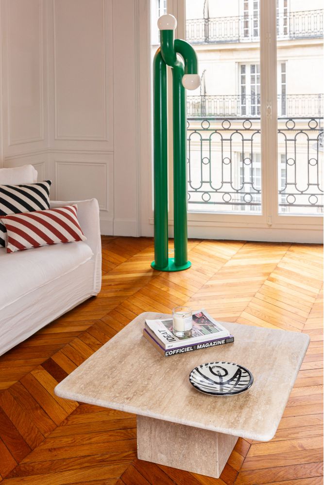 Tavolino basso quadrato in travertino