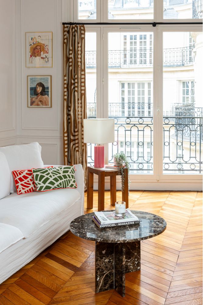 Tavolino da salotto rotondo in marmo marrone