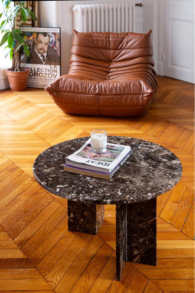 Table basse ronde en marbre marron