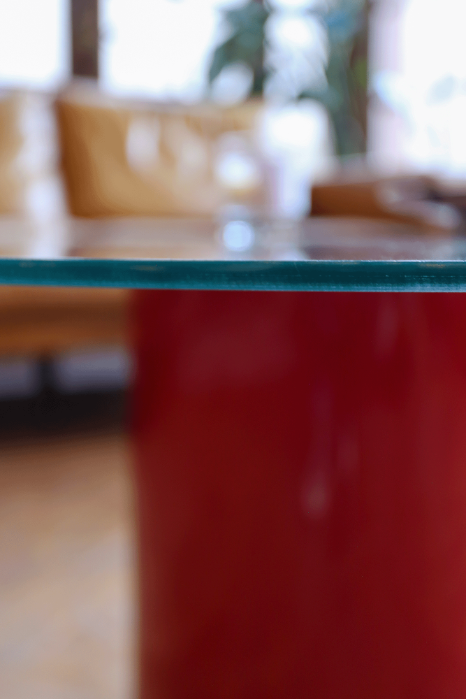 Table basse pied rouge