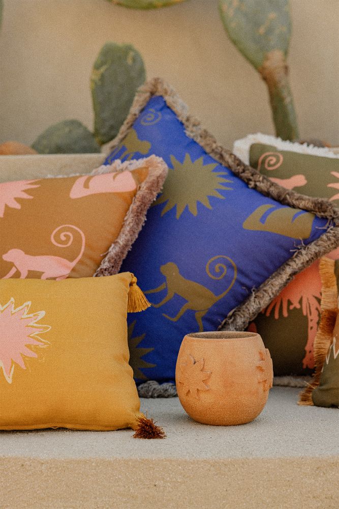 Yellow cushion cover. M3TISS.