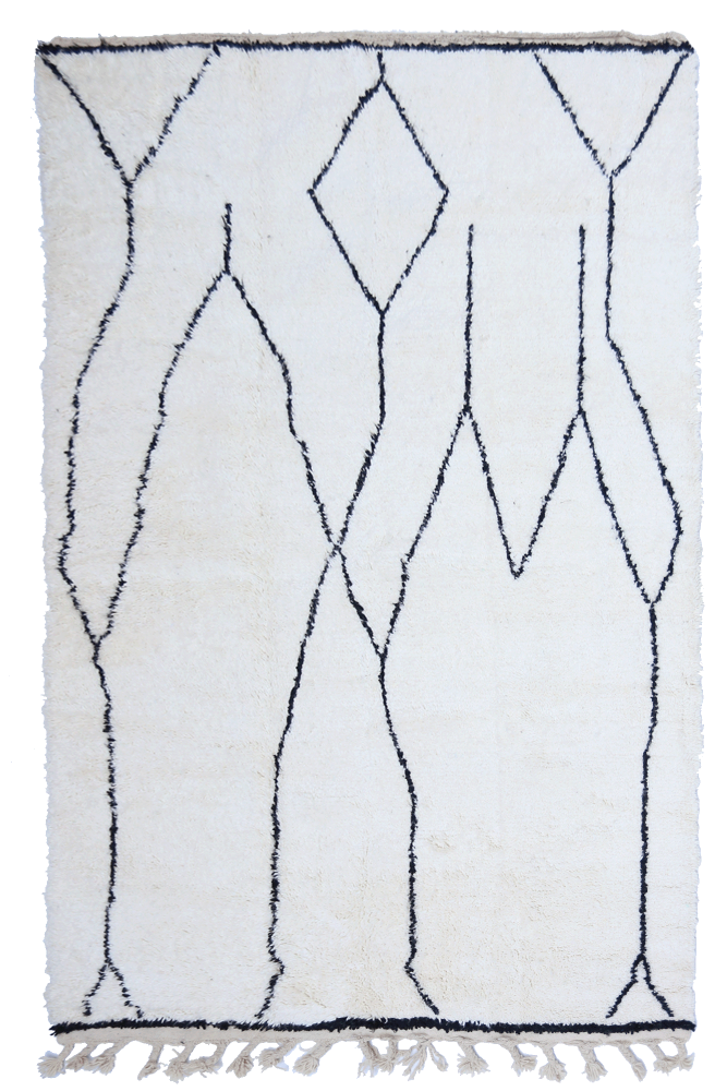 Tapis berbère contemporain en couleurs crème et noir avec des motifs géométriques uniques.