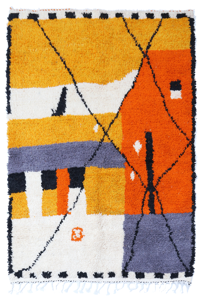 Tapis berbère moderne aux motifs géométriques avec des couleurs vives comme le jaune, l\'orange et le bleu.