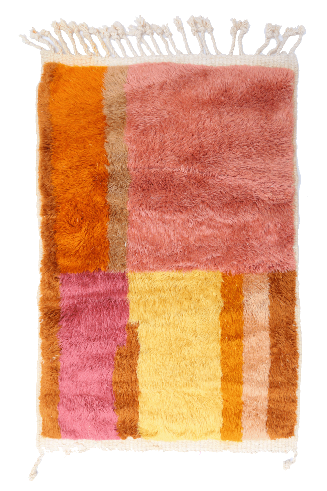 Berberischer Teppich in Rosa-, Gelb- und Orangetönen mit modernen geometrischen Mustern.