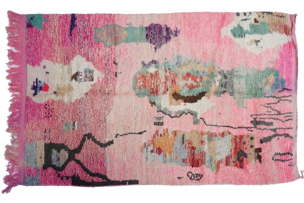 Moyen tapis berbère coloré Boujad rose et bleu