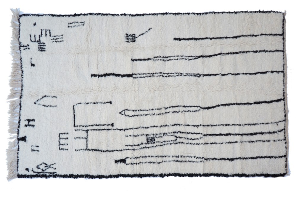 Grand tapis berbère Béni Ouarain motifs abstraits noir et blanc
