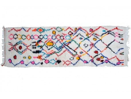 Moyen tapis berbère de couloir coloré en laine Azilal à motifs
